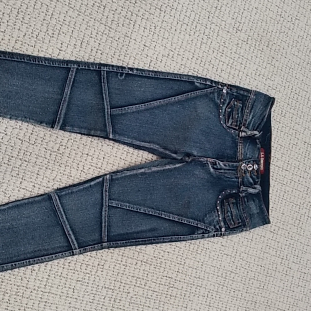 Skinny  leg jeans by La Concepts